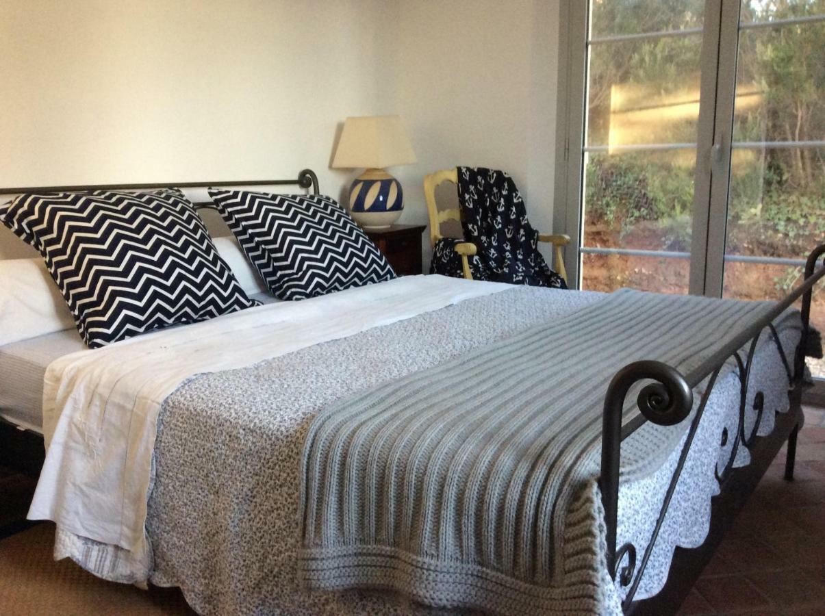 Le Mas Amore Bed & Breakfast Gassin Bagian luar foto