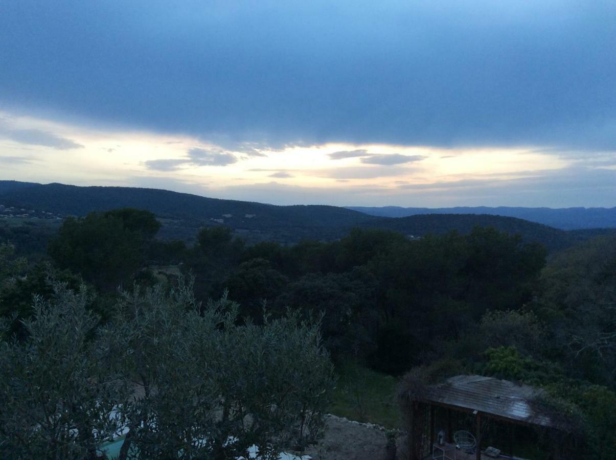 Le Mas Amore Bed & Breakfast Gassin Bagian luar foto