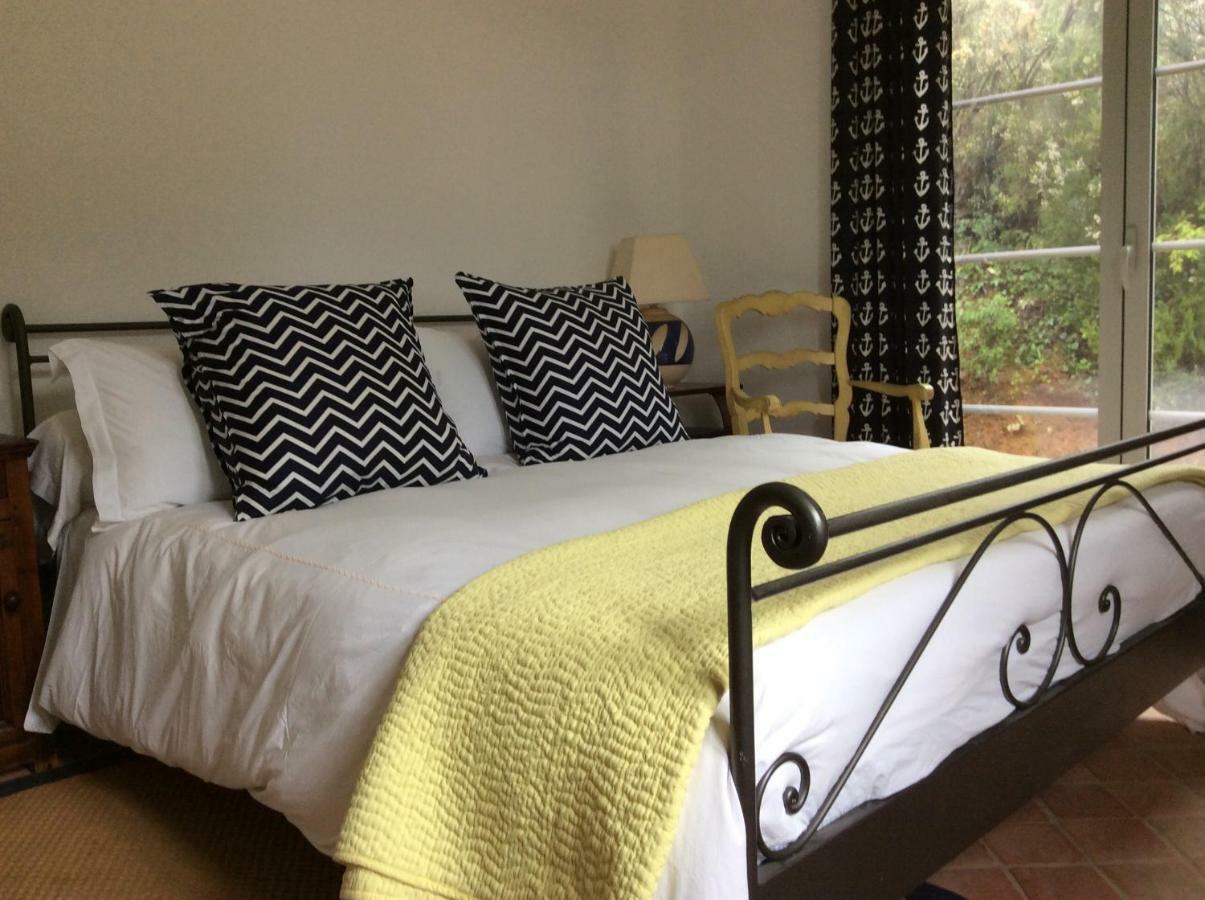 Le Mas Amore Bed & Breakfast Gassin Bagian luar foto