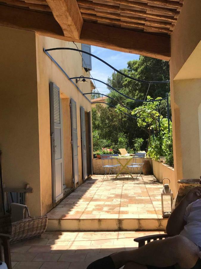 Le Mas Amore Bed & Breakfast Gassin Bagian luar foto